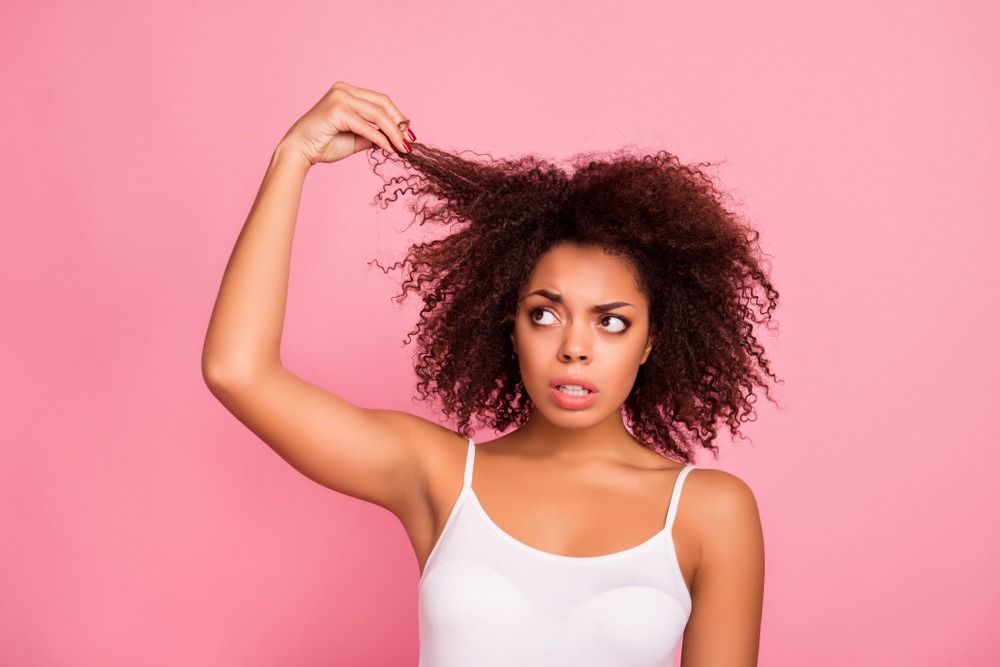 6 astuces pour arrêter la perte de cheveux : une routine adaptée. 